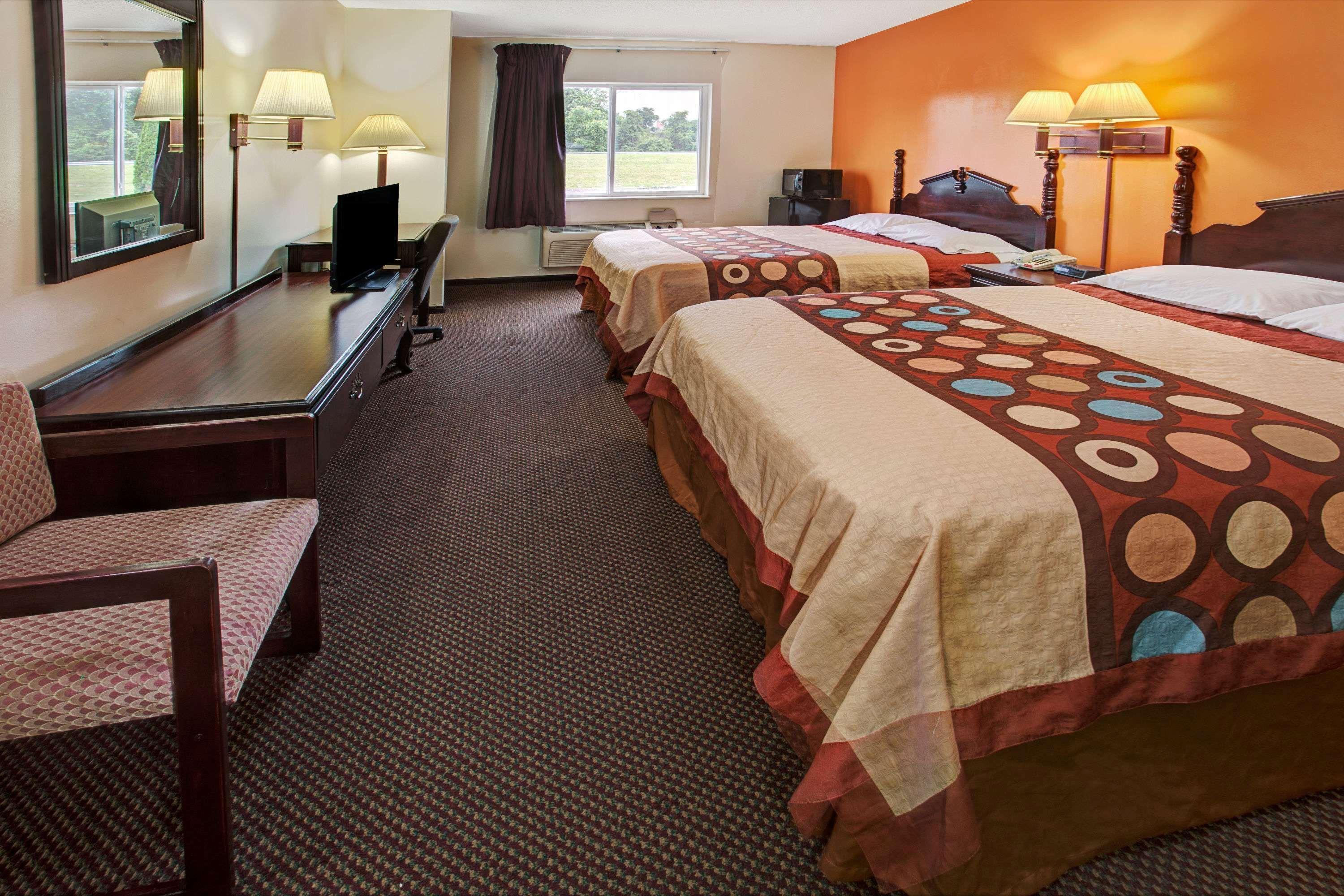 Super 8 By Wyndham Heath/Newark Hotel Luaran gambar