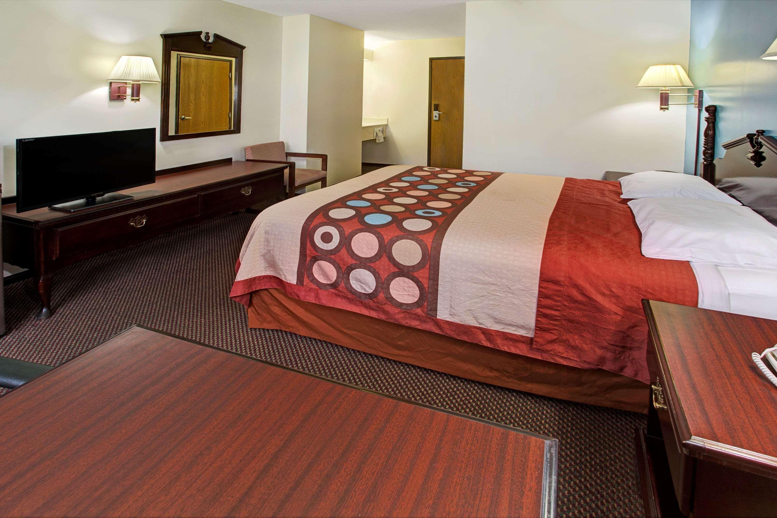 Super 8 By Wyndham Heath/Newark Hotel Luaran gambar