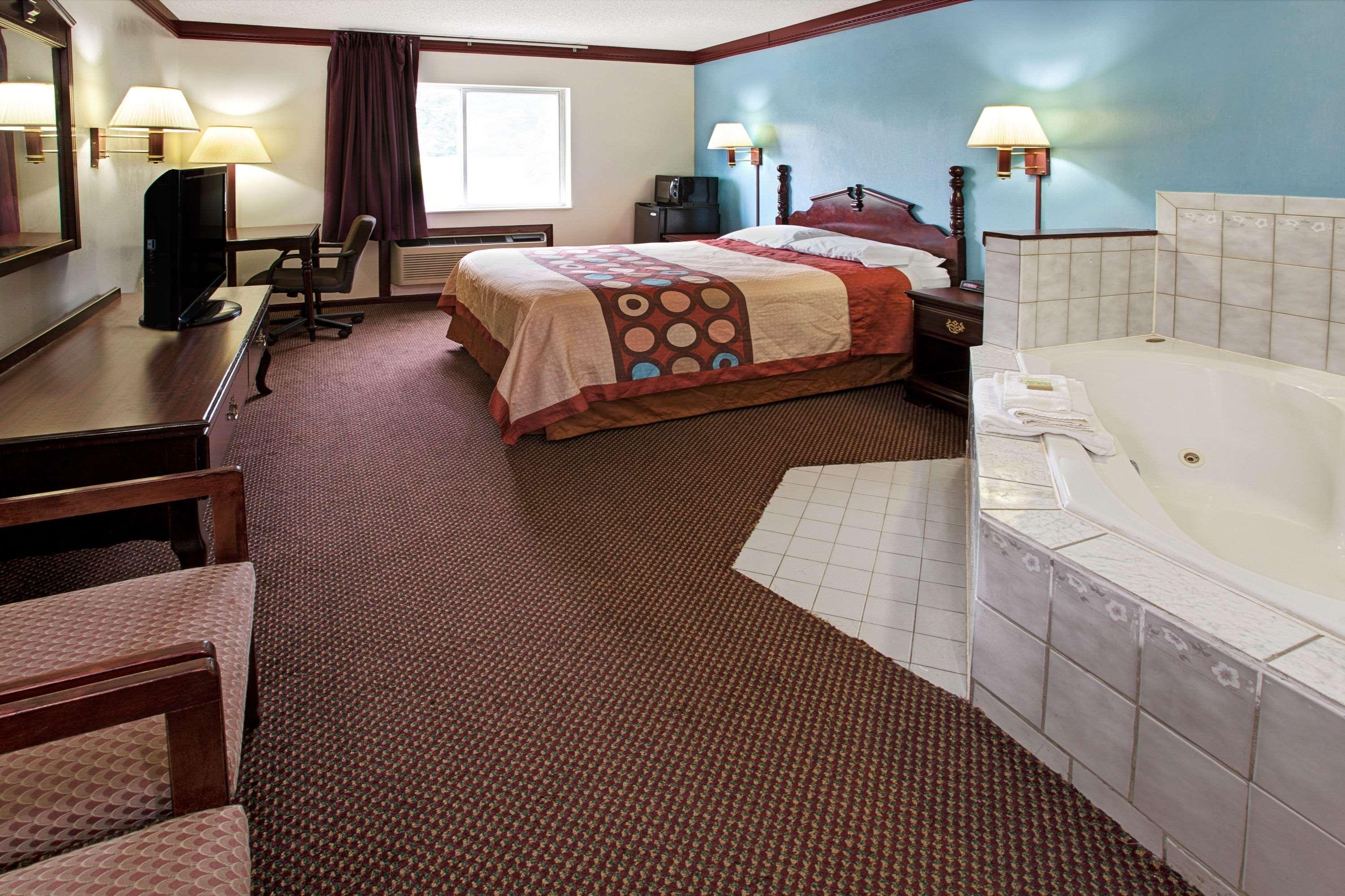 Super 8 By Wyndham Heath/Newark Hotel Luaran gambar