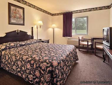 Super 8 By Wyndham Heath/Newark Hotel Luaran gambar
