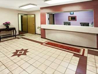 Super 8 By Wyndham Heath/Newark Hotel Dalaman gambar